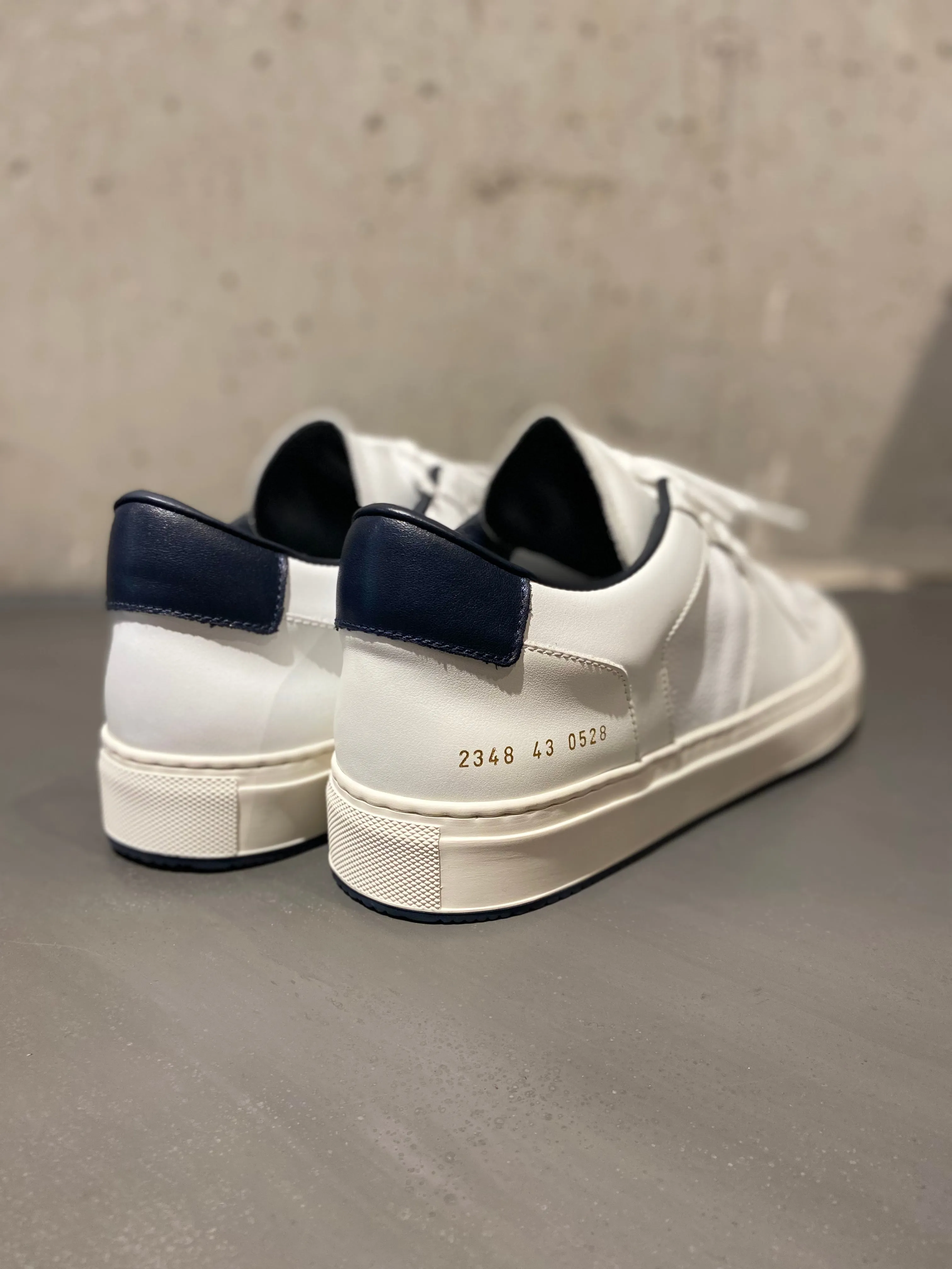 COMMON PROJECTS 2348 DECADES LOW WHITE/NAVY